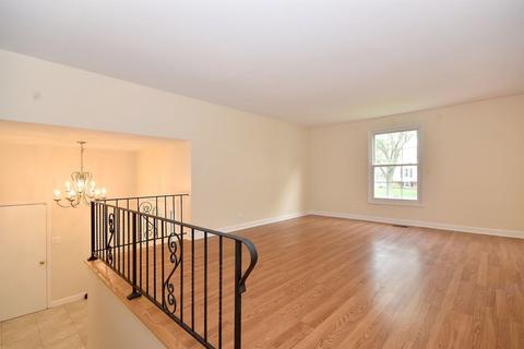 1295 Kelle Ct, Wheaton, IL 60189 photo 17