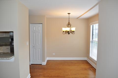 4587 Olmstead Dr, Hoffman Estates, IL 60192 photo 4