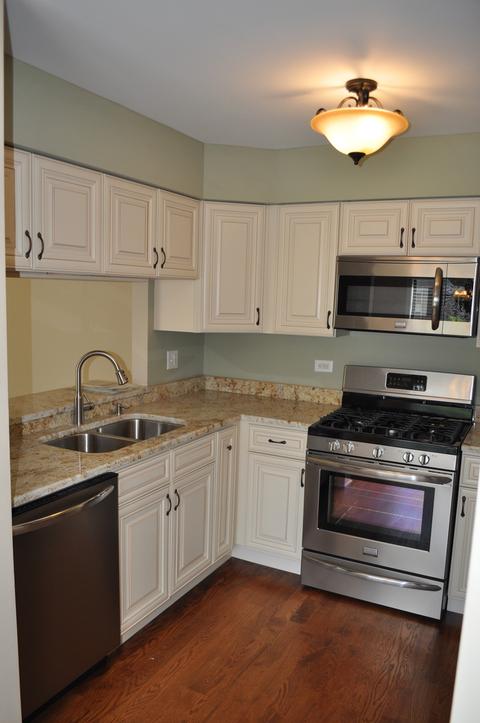 4587 Olmstead Dr, Hoffman Estates, IL 60192 photo 8
