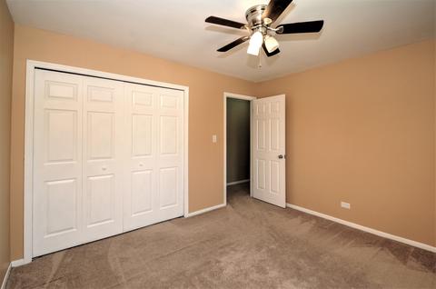 4275 Eisenhower Cir, Hoffman Estates, IL 60192 photo 18