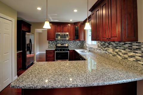 4275 Eisenhower Cir, Hoffman Estates, IL 60192 photo 2