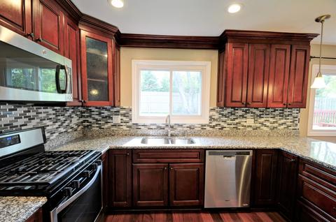4275 Eisenhower Cir, Hoffman Estates, IL 60192 photo 3