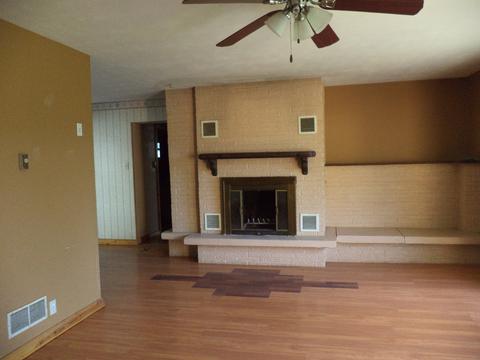 23 Linda Ln, Normal, IL 61761 photo 4