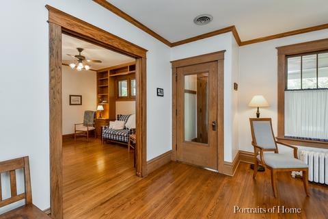 21 S Wright St, Naperville, IL 60540 photo 5