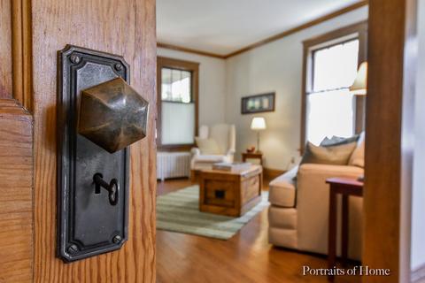 21 S Wright St, Naperville, IL 60540 photo 10
