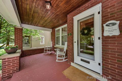 21 S Wright St, Naperville, IL 60540 photo 2