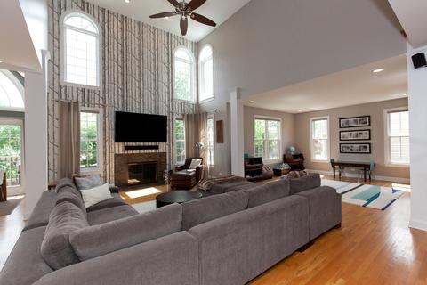 109 Mitchell Cir, Wheaton, IL 60189 photo 5