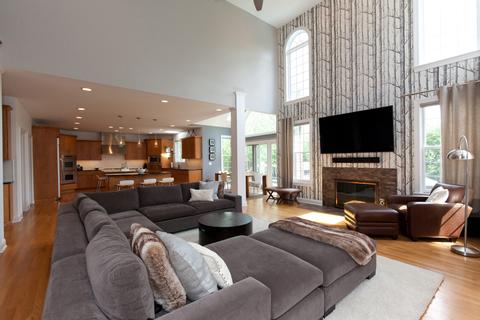109 Mitchell Cir, Wheaton, IL 60189 photo 4