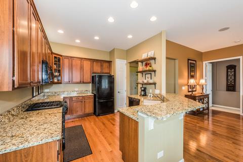 3844 Valhalla Dr, Elgin, IL 60124 photo 3