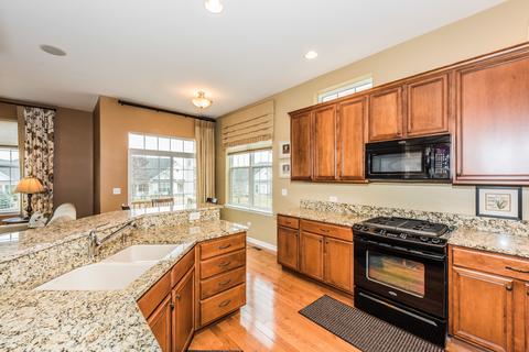 3844 Valhalla Dr, Elgin, IL 60124 photo 4