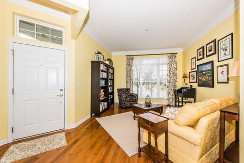 3844 Valhalla Dr, Elgin, IL 60124 photo 10