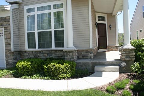 3844 Valhalla Dr, Elgin, IL 60124 photo 2