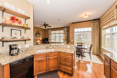 3844 Valhalla Dr, Elgin, IL 60124 photo 5