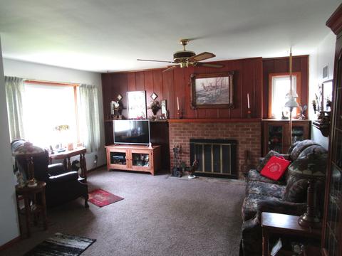 702 6th St, Harvard, IL 60033 photo 3