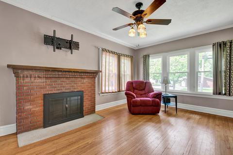 190 E Crescent Ave, Elmhurst, IL 60126 photo 4