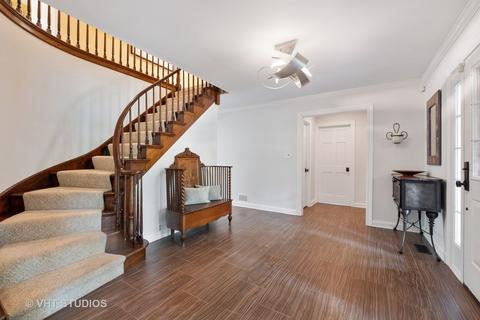 3932 Carousel Dr, Northbrook, IL 60062 photo 2