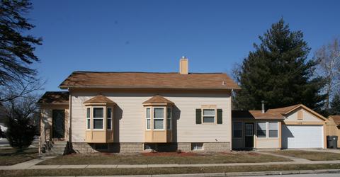 1218 Shuler St, Elgin, IL 60123 photo 2