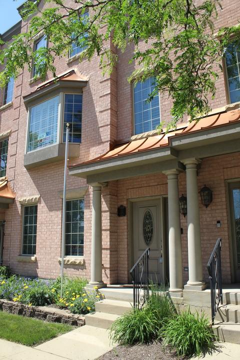 132 Kimball St, Elgin, IL 60120 photo 2