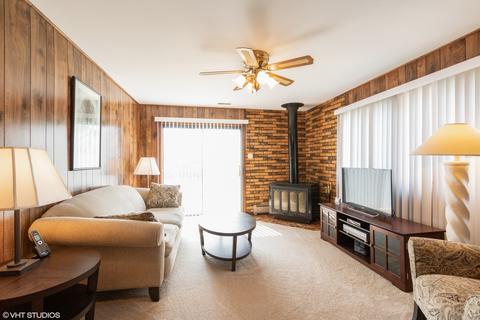 1052 S 3rd Ave, Des Plaines, IL 60016 photo 6