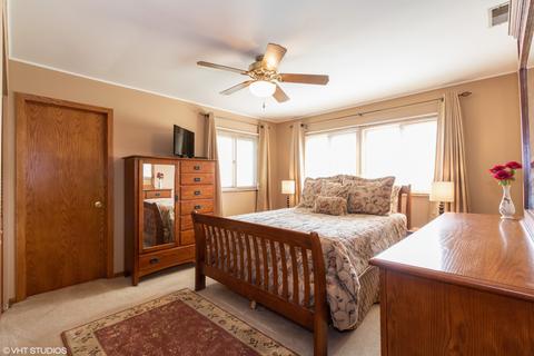 1052 S 3rd Ave, Des Plaines, IL 60016 photo 7