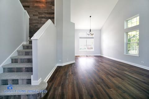1035 Congress Dr, Bartlett, IL 60103 photo 3