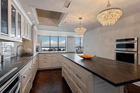 180 E Pearson St #7202, Chicago, IL 60611 photo 12