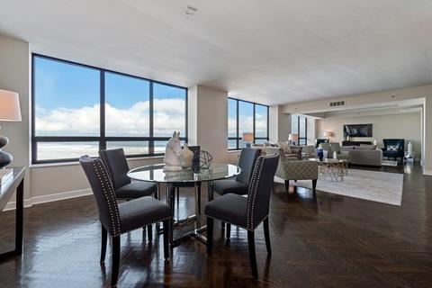 180 E Pearson St #7202, Chicago, IL 60611 photo 6
