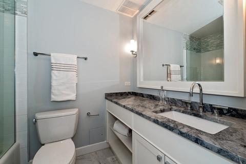 180 E Pearson St #7202, Chicago, IL 60611 photo 27
