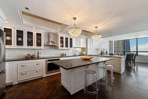180 E Pearson St #7202, Chicago, IL 60611 photo 7