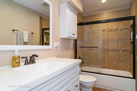664 Juniper Ln, Bartlett, IL 60103 photo 13