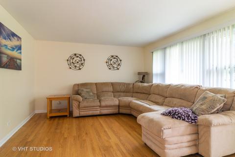 664 Juniper Ln, Bartlett, IL 60103 photo 2