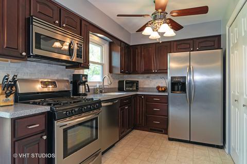 664 Juniper Ln, Bartlett, IL 60103 photo 4