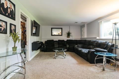 664 Juniper Ln, Bartlett, IL 60103 photo 6