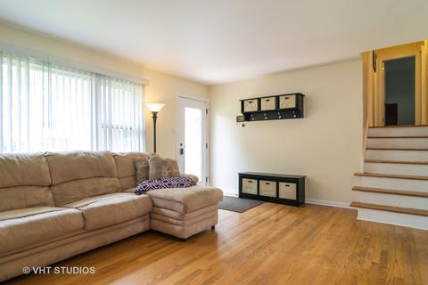 664 Juniper Ln, Bartlett, IL 60103 photo 3