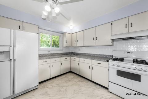 8854 Dee Rd, Des Plaines, IL 60016 photo 9