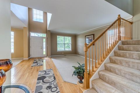 16400 Fairfield Dr, Plainfield, IL 60586 photo 2