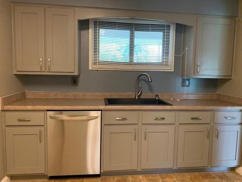 870 W Walnut St, Kankakee, IL 60901 photo 2