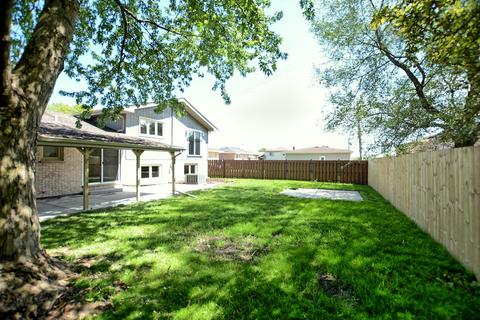 8012 Thomas Ave, Bridgeview, IL 60455 photo 32