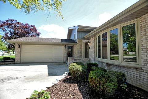 8012 Thomas Ave, Bridgeview, IL 60455 photo 4