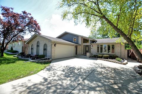 8012 Thomas Ave, Bridgeview, IL 60455 photo 3