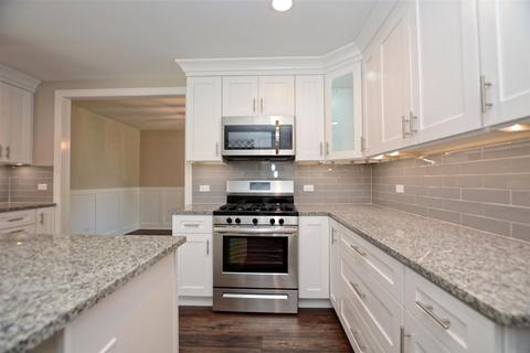 8012 Thomas Ave, Bridgeview, IL 60455 photo 8
