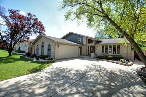 8012 Thomas Ave, Bridgeview, IL 60455 photo 1