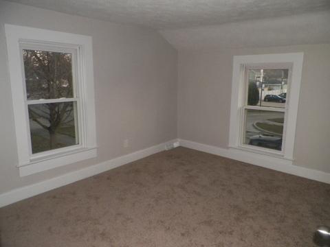 614 E North St, Morris, IL 60450 photo 9