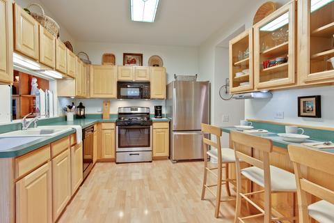 943 Mesa Dr, Elgin, IL 60123 photo 2