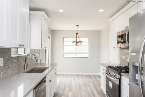 683 Packard Dr, Elgin, IL 60120 photo 7
