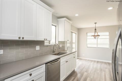 683 Packard Dr, Elgin, IL 60120 photo 8