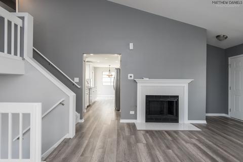 683 Packard Dr, Elgin, IL 60120 photo 5