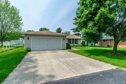 305 N Cedar St, Gardner, IL 60424 photo 3