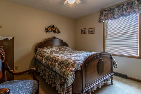 305 N Cedar St, Gardner, IL 60424 photo 18