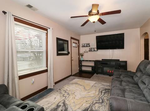 3042 Ridge Rd, Lansing, IL 60438 photo 2